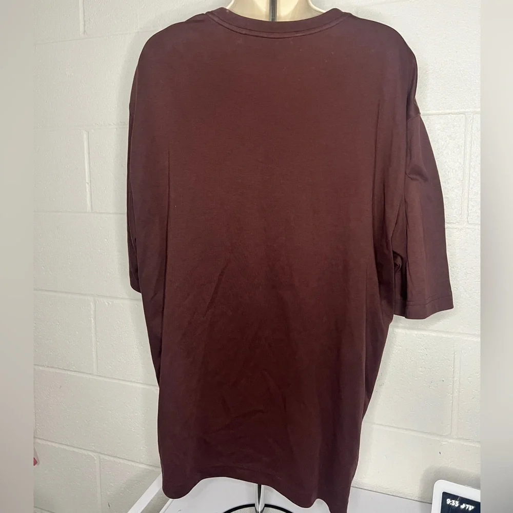 Robert Barakett XXL The Barakett Tee in color Deep Bordeaux - Picture 4 of 6